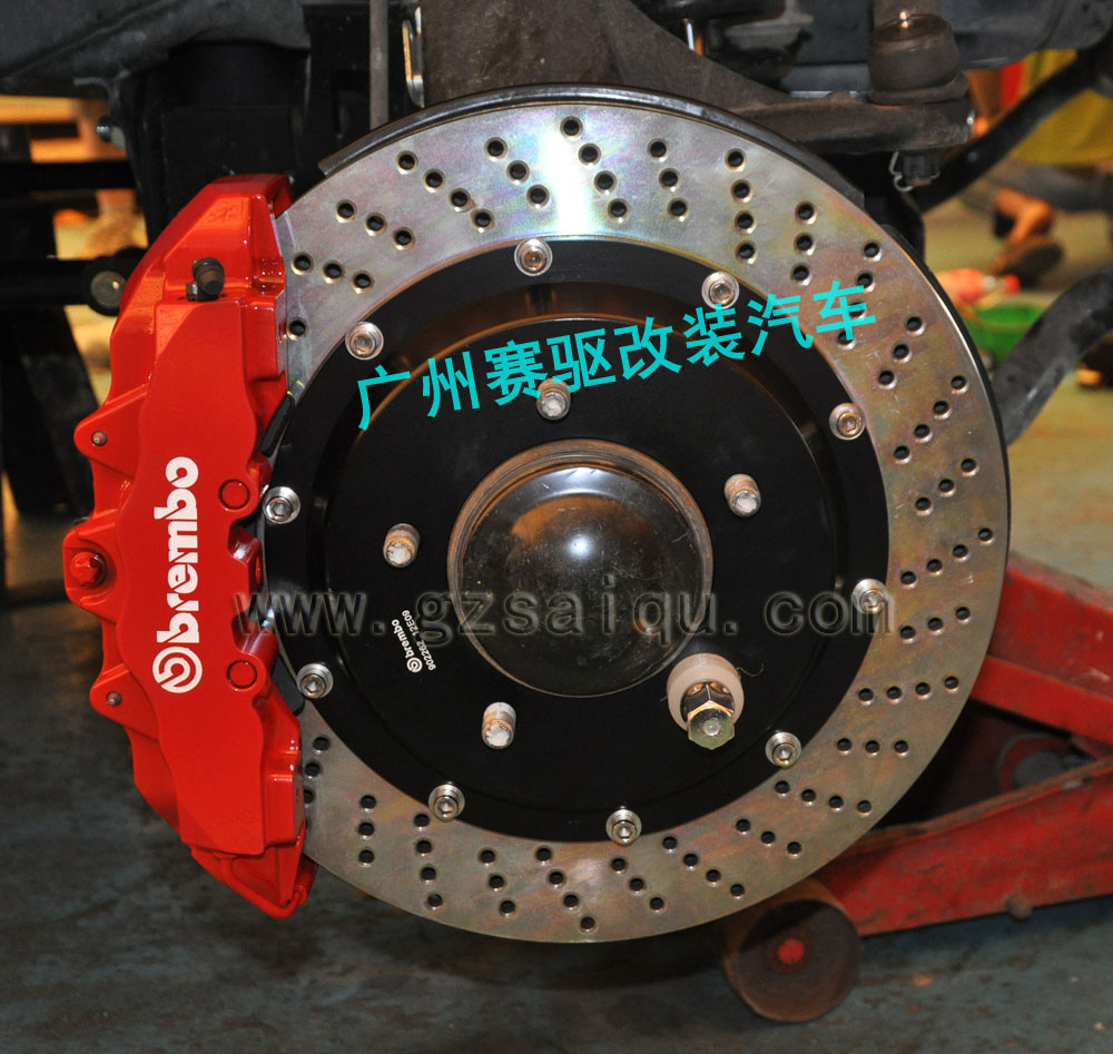 坦途改裝意大利brembo八活塞剎車