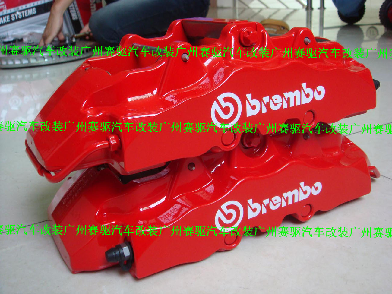 保時(shí)捷卡宴 奧迪Q7 途銳升級BREMBO 8活塞競技版卡鉗套裝 380MM分體盤